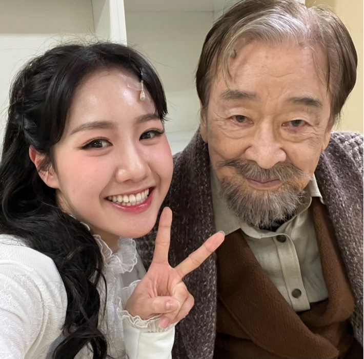 왼쪽부터 진지희, 이순재. 진지희 인스타그램