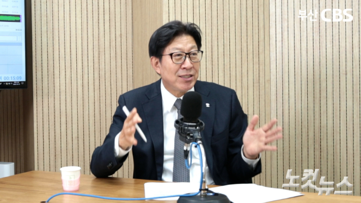 박형준 부산시장이 CBS 부울경 투데이에서 동남권 광역화 방안에 대해 말하고 있다. 부산CBS 유튜브 영상 캡처