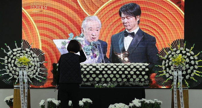 서울 여의도 KBS 본관 내 시청자광장에서도 추모 공간이 마련됐다. 연합뉴스