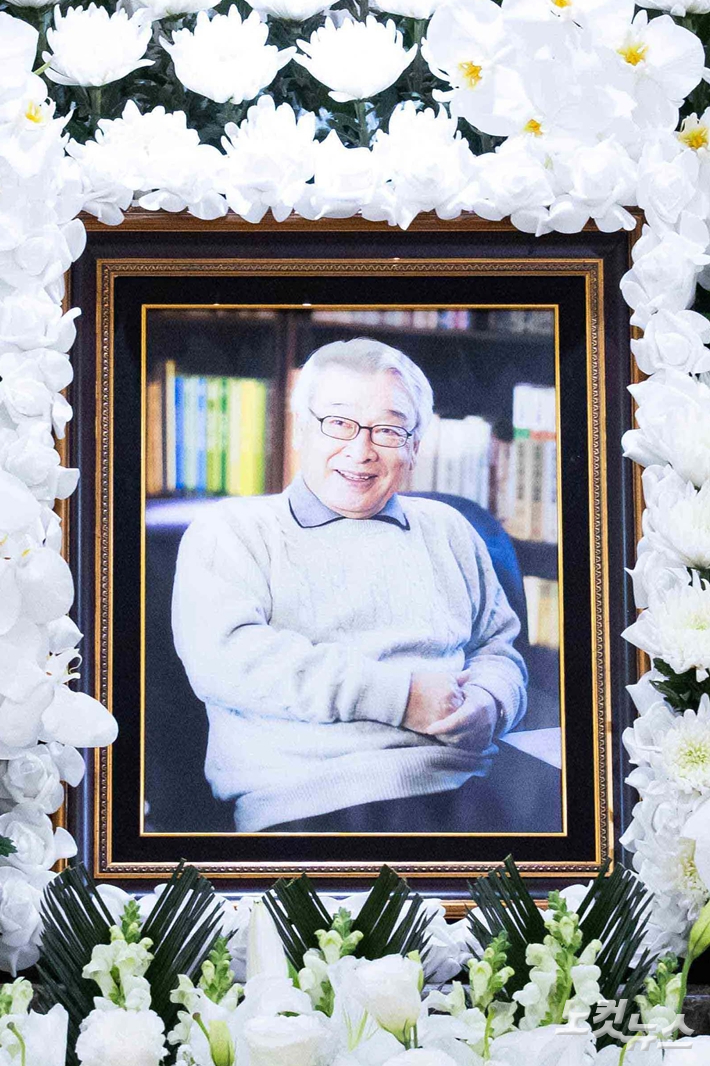 고인의 영결식은 27일 오전 5시 30분, 발인식은 6시 20분에 각각 진행될 예정이다. 사진공동취재단