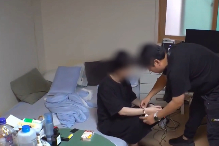 현장에서 적발된 조직원. 경기남부경찰청 제공