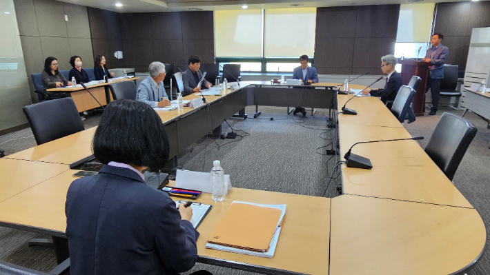 지난 7월 열린 추가진상조사 분과위. 고상현 기자