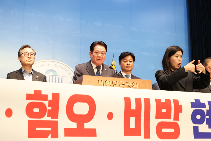 민주당 기초단체장협의회 기자회견에서 최대호 안양시장이 발언하고 있다. 최 시장 측 제공