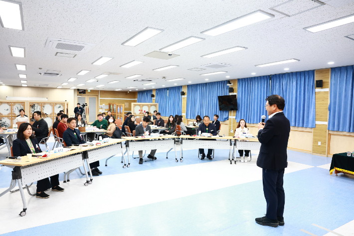 울진군이 군청 대회의실에서 '2025년 혁신 아이디어 뱅크 연구 보고회'를 개최했다. 울진군 제공