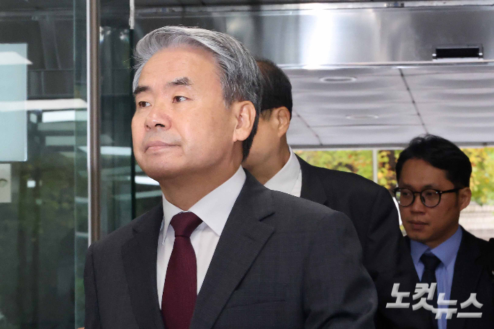 '채상병 수사외압' 이종섭 전 국방부 장관이 서울 서초구 서울중앙지법에서 열린 영장실질심사에 출석하고 있다. 박종민 기자