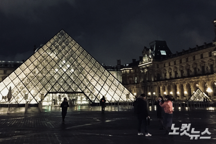 프랑스 파리 루브르 박물관.