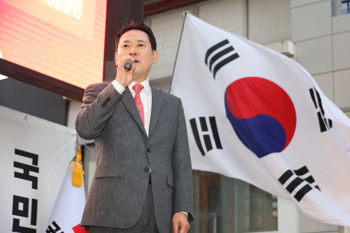 국민의힘 장동혁 대표가 28일 대구 중구 동성로에서 열린 민생회복 법치수호 국민대회에서 발언하고 있다. 연합뉴스