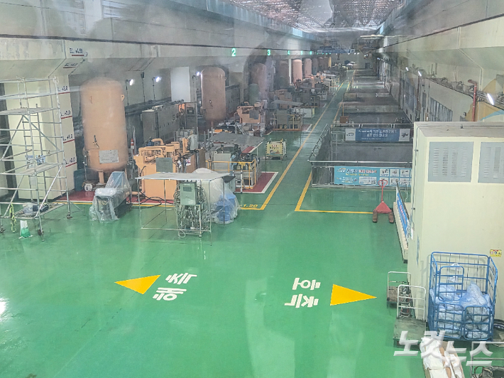 시화호조력발전소 내부에서 바라본 발전설비 모습. 최서윤 기자