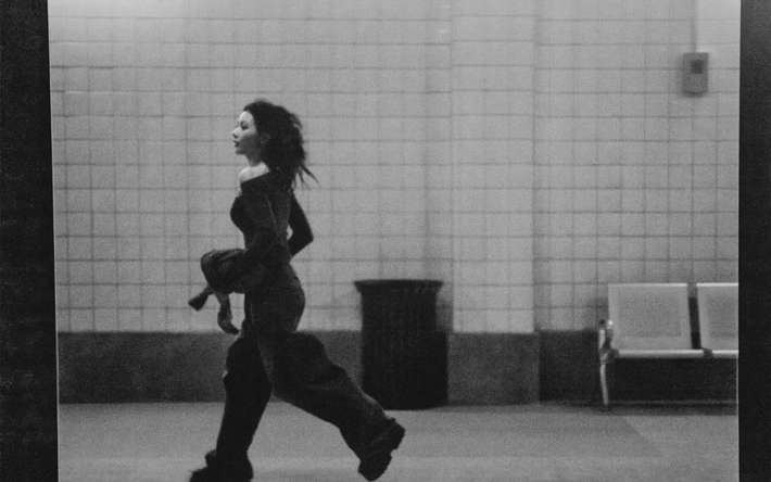 타이틀곡 '세이 마이 네임' 뮤직비디오 스틸. 큐브엔터테인먼트 제공