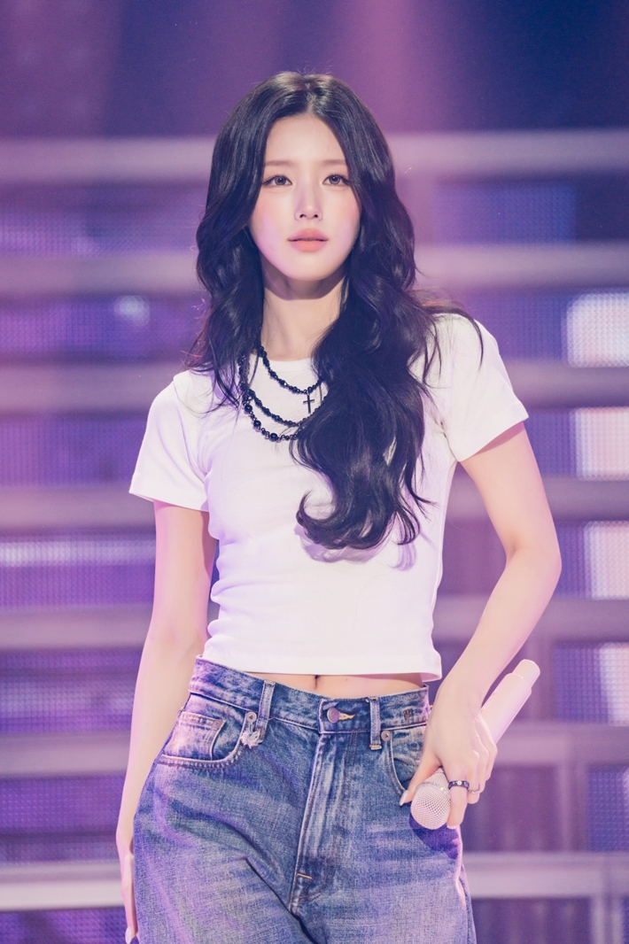 미연은 이번 '세이 마이 네임' 활동에서도 핸드 마이크 라이브를 선보였다. 큐브엔터테인먼트 제공