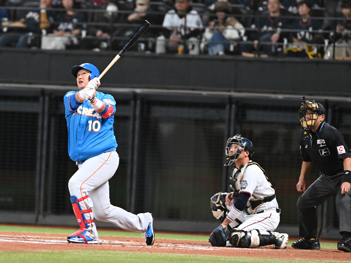 이대호, 한일 드림 플레이어즈 게임서 홈런. 공동취재단
