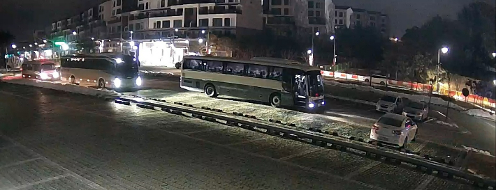 지난해 12월 3일 비상계엄 선포 직후 경기 수원 중앙선거관리위원회 연수원에 투입된 계엄군과 경찰들은 맞은편 국립농업박물관 주차장에서 1시간 가까이 대기했다. 응급차도 함께 대기했다. 국립농업박물관 제공