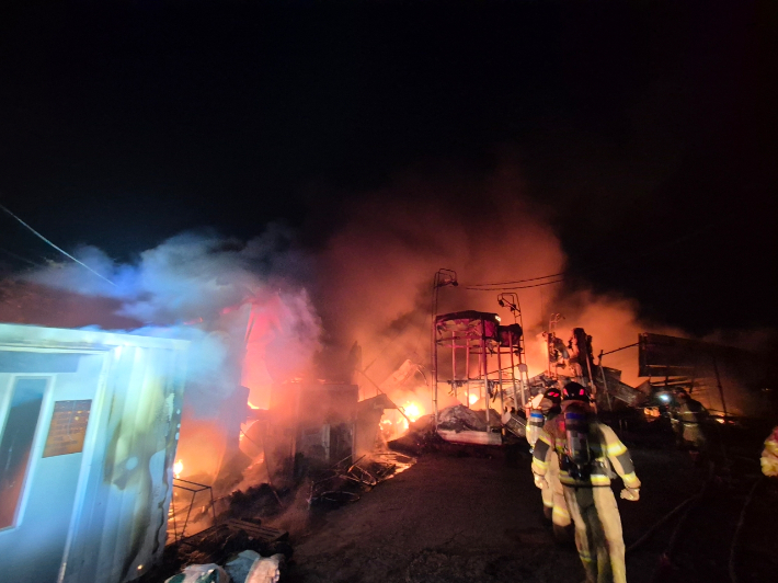 충남 홍성군 돈사 화재. 홍성소방서 제공