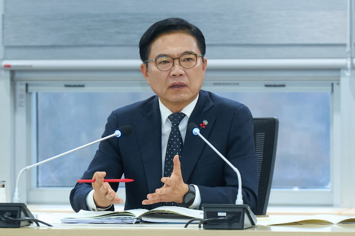 김석필 천안시장 권한대행이 1일 확대간부회의를 주재하고 있다. 천안시 제공