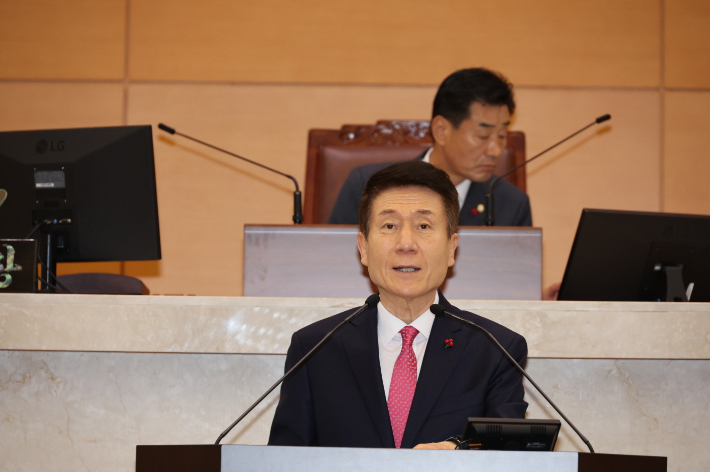 시정연설중인 이강덕 시장. 포항시 제공