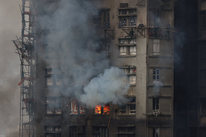 홍콩 아파트 화재 현장. 연합뉴스 