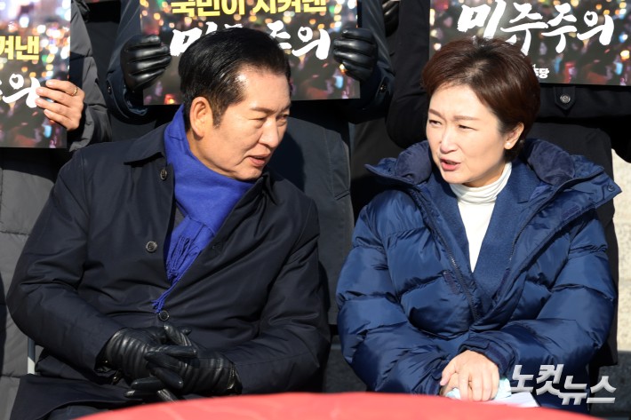 대화하는 정청래-이언주