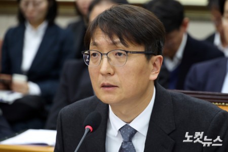 3일 서울 여의도 국회에서 열린 정무위원회 전체회의 쿠팡 개인정보 유출 관련 현안질의에서 박대준 쿠팡 대표이사가 의원 질의에 답변을 하고 있다.