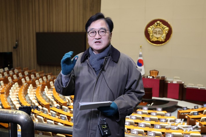 우원식 국회의장 다크투어 본회의장(2)