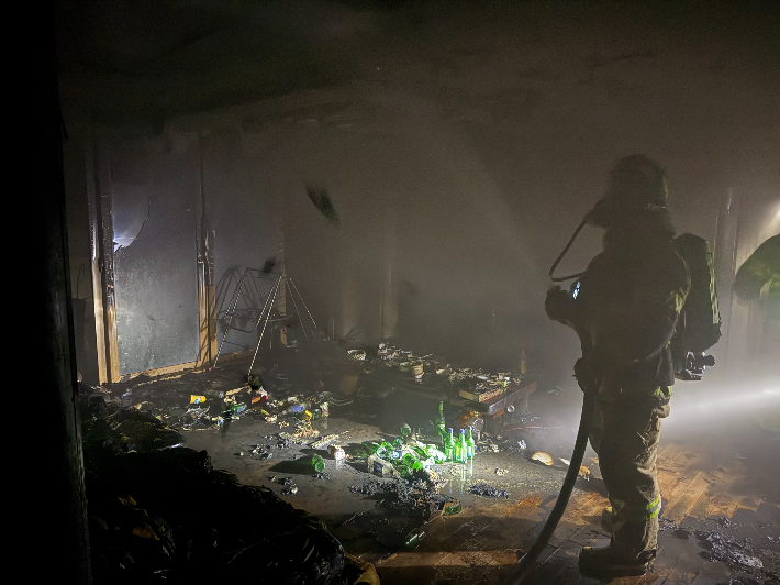 3일 부산 사하구 아파트 화재 현장. 부산소방재난본부 제공