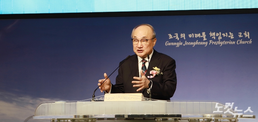 김성원 목사(광주중흥교회)가 '믿음으로 하십니까?'라는 제목으로 설교하고 있다. 한세민 기자