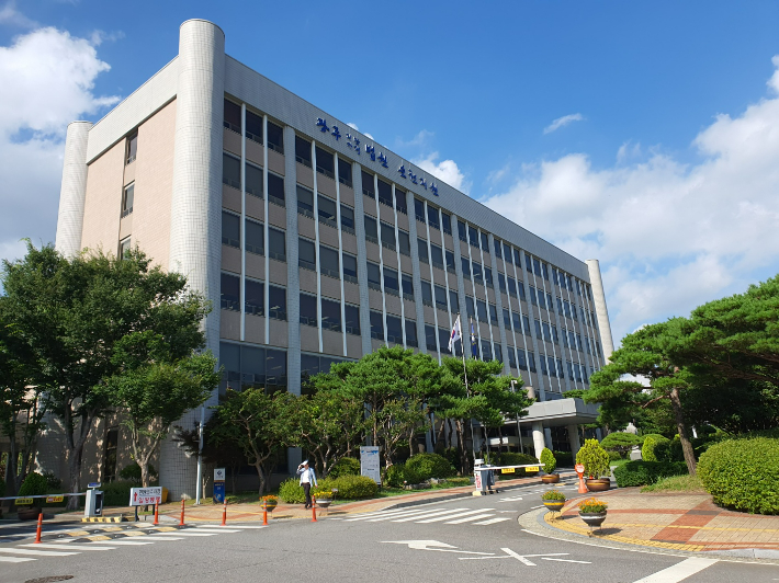 순천지원, 동료교사 추행 혐의 전 교사 벌금형 선고