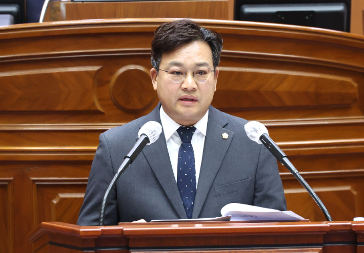 최명권 전주시의원이 4일 제425회 본회의에서 시정질문을 하고 있다. 전주시의회 제공