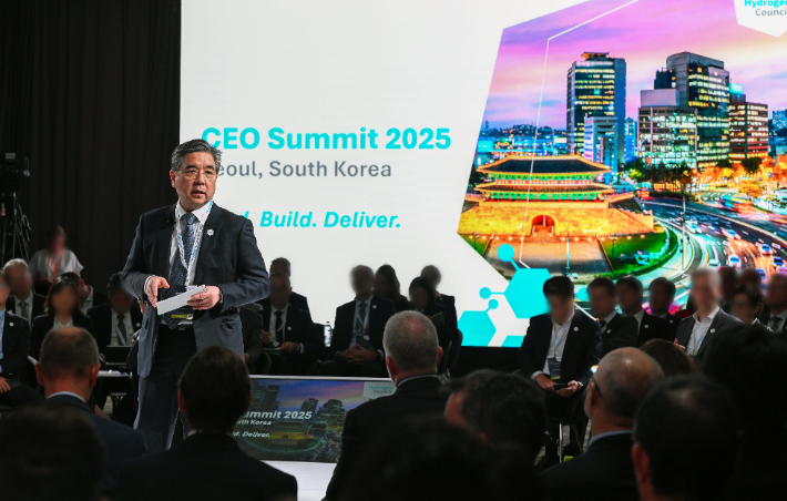 현대차그룹은 3일 개막한 '수소위원회 최고경영자(CEO) 서밋'애서 장재훈 현대차그룹 부회장이 발언하고 있다. 현대차그룹 제공