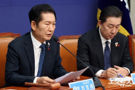 발언하는 정청래 대표