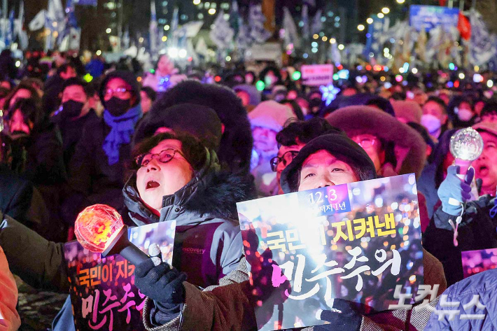 12.3 내란 벌써 1년, 첫눈이 폭설, 찾아온 겨울[노컷한컷]