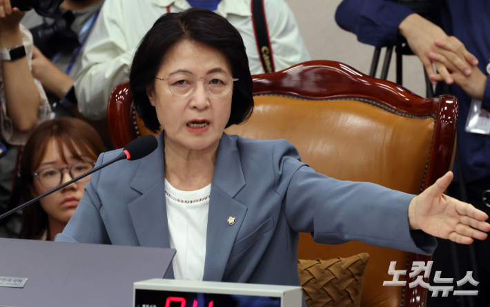 더불어민주당 추미애 의원. 윤창원 기자