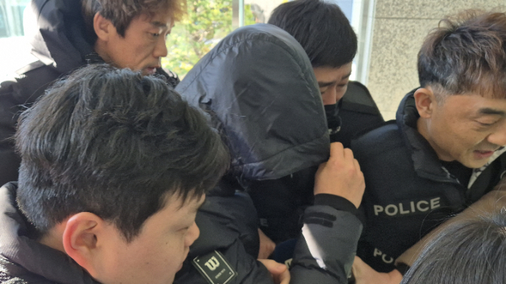 '계엄령 놀이' 양양군 공무원 영장실질심사…"왜 그랬냐" 질문 등에 '묵묵부답'