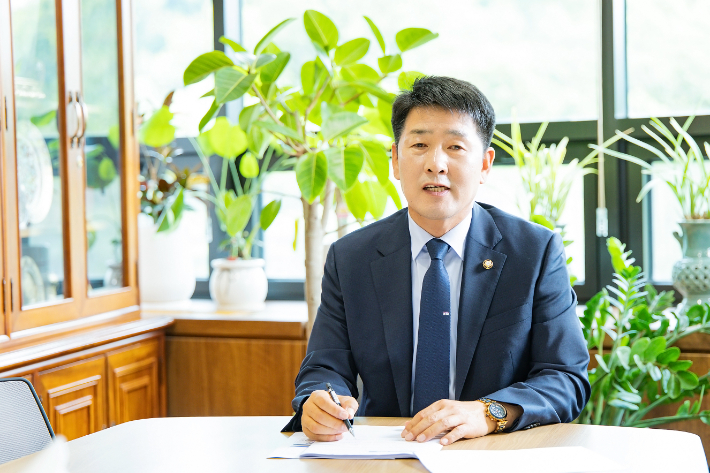 배정수 화성특례시의회 초대 의장. 화성시의회 제공