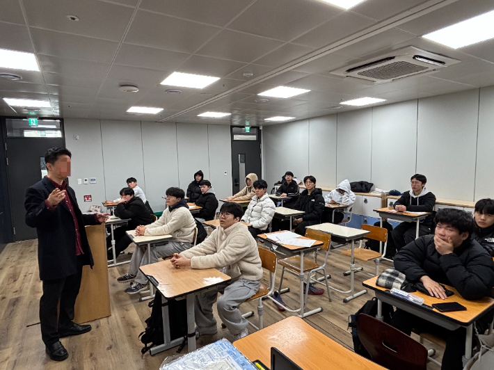 전남 순천공업고등학교는 지난 4~5일 3학년 재학생을 대상으로 '찾아가는 고교 AI 취업 역량강화 캠프 프로그램'을 진행했다. 전남도교육청 제공