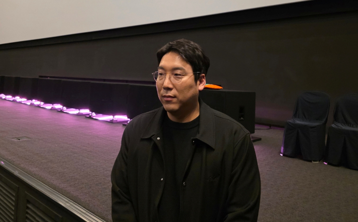 스포츠서울 올해의 선수 시상식 뒤 인터뷰하는 김현수. 연합뉴스 