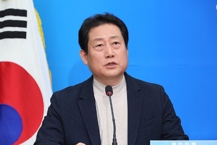 더불어민주당 유동철 부산 수영구 지역위원장. 연합뉴스