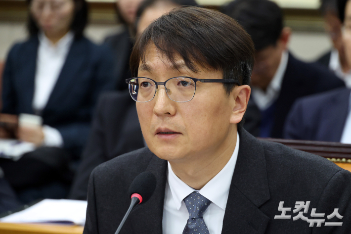 3일 서울 여의도 국회에서 열린 정무위원회 전체회의 쿠팡 개인정보 유출 관련 현안질의에서 박대준 쿠팡 대표이사가 의원 질의에 답변을 하고 있다. 윤창원 기자