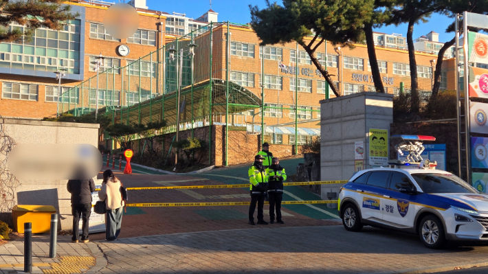 충남 천안시 서북구의 한 중학교에 폭파 협박 메일이 접수돼 경찰과 군 등이 수색에 나섰다. 독자 제공