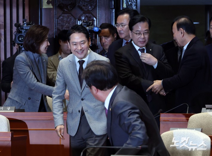 의총 참석한 장동혁-송언석