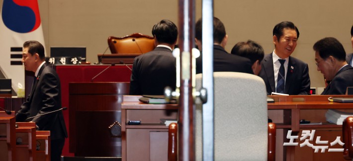 민주당 비공개 의원총회