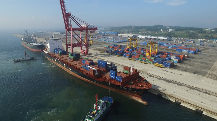 포항 영일만항. 포항시 제공