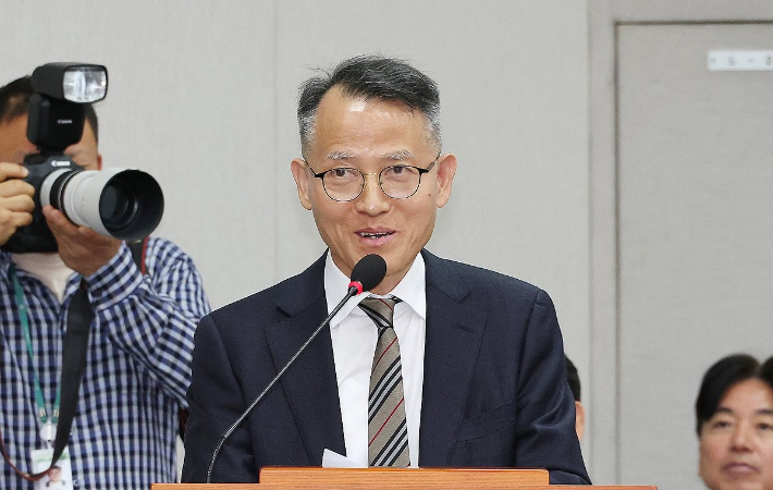 이충상 전 상임위원. 연합뉴스