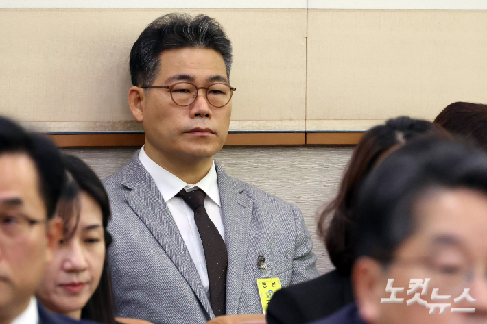 지난 10월 27일 서울 여의도 국회에서 열린 법제사법위원회의 대검찰청 국정감사에 백해룡 경정이 출석하고 있다. 윤창원 기자