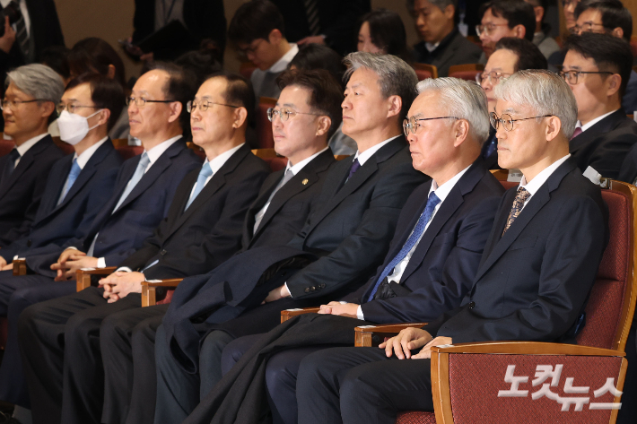 천대엽 법원행정처장이 9일 오전 서울 서초구 서울법원종합청사에서 열린 국민 위한 사법제도 공청회에 참석해 자리하고 있다. 류영주 기자
