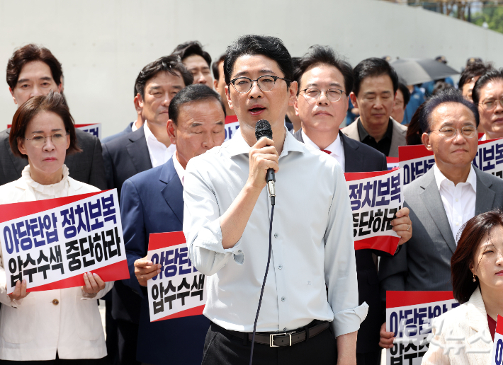 국민의힘 주진우 의원은 전재수 장관의 통일교 파문과 관련 "해수부 장관직 유지하면 공정한 수사가 불가능하다"며 "즉각 사퇴해야 한다"고 주장하고 있다. 황진환 기자