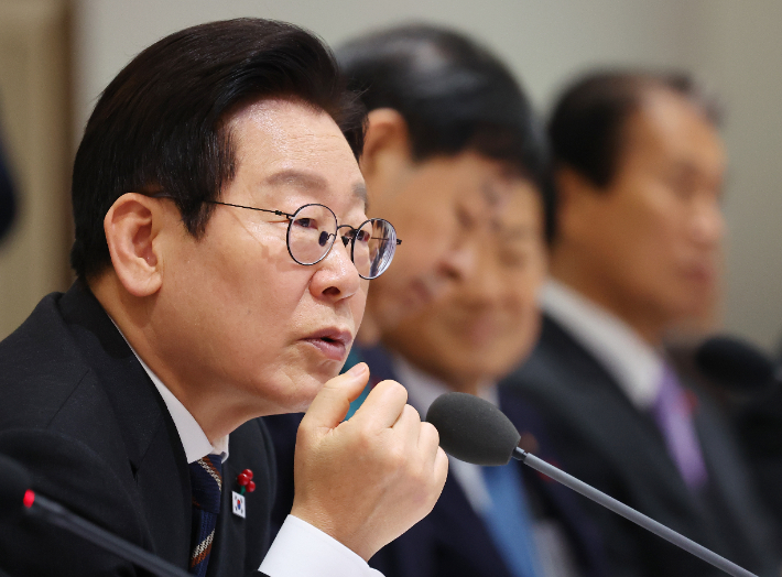 이재명 대통령이 9일 서울 용산 대통령실에서 열린 국무회의에서 발언하고 있다. 연합뉴스