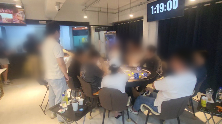 홀덤펍으로 위장한 불법 환전 도박장 운영진 104명 검거