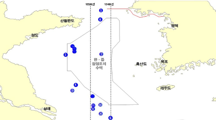 2010년 이후부터 2025년 4월 현재까지 중국이 서해에 설치한 해양관측부표, 해상플랫품 등 해양구조물 발견 위치 현황을 해군 협조로 국민의힘 엄태영 의원이 3일 공개했다. 연합뉴스