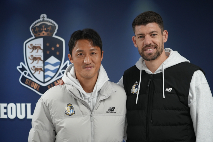 김오규와 오스마르. 서울 이랜드 제공