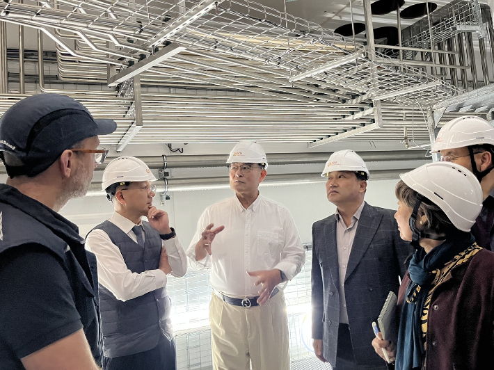 지난 7일부터 6일간의 일정으로 프랑스와 벨기에 현지를 방문하고 있는 삼척시 국외출장단. 삼척시 제공